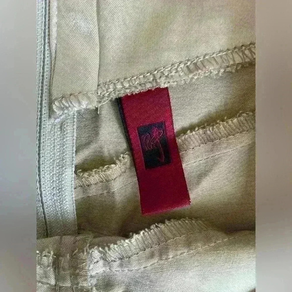 Just In Time women’s champagne colored satiny, fit and flare skirt; size M - Picture 4 of 6